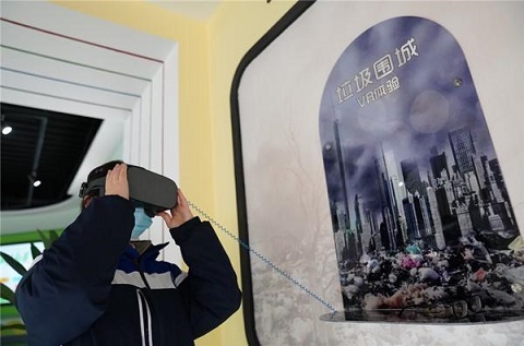 志愿者走進安徽首座垃圾分類科普館 社區(qū)傳遞分類知識