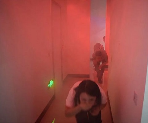 煙霧逃生通道體驗(yàn) 煙霧逃生通道體驗(yàn)